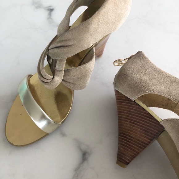 MICHAEL KORS Suede Shoes with Gold Straps - Picture 6 of 10